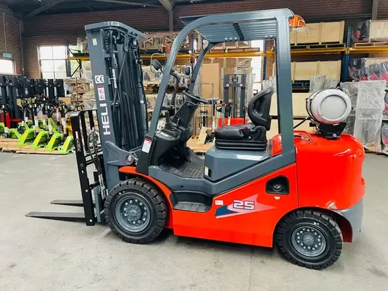 forklift rental dubai